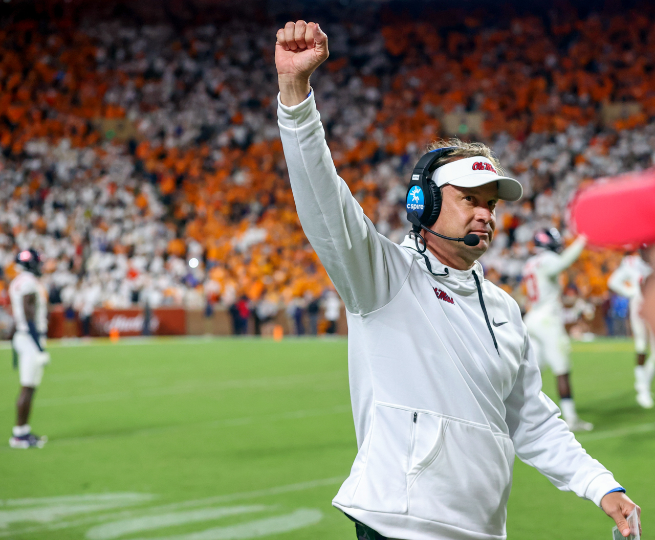 AM LEAVING: Ole Miss head coach Lane Kiffin have been suspended for……