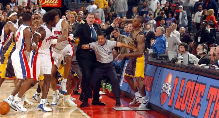 Breaking news: In the summer of 2003, the Indiana Pacers underwent a major transformation. Larry Bird returned as team president. Jermaine O’Neal and Reggie Miller re-signed. The franchise also brought in Rick Carlisle as head coach. It was Carlisle’s first year in charge, and with a young roster, the Pacers immediately posted a league-best 61–21 record  a new. See details below 👇…