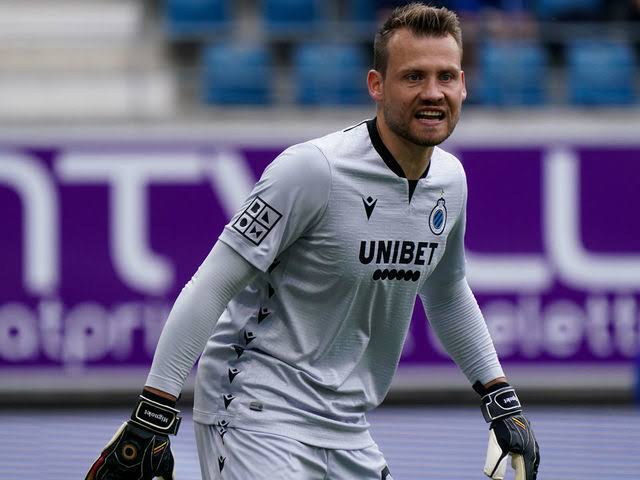 Juat Now: Club Brugge kondigt officieel Simon Mignolet aan als assistent-trainer, die voor 3 jaar tekent tot 2028….. See more