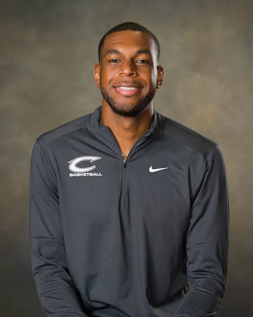 Willis Mackey Jr. Joins Kentucky Basketball Staff as Graduate Assistant. This exciting development marks a new chapter in Mackey’s career, transitioning from a professional player to a coaching role. Read the full article below 👇👇👇…